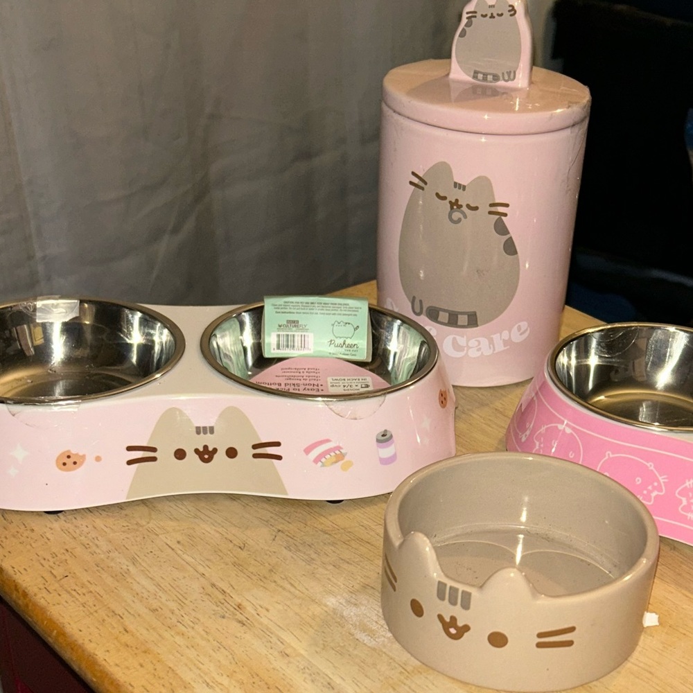 4 pc. Pusheen The Cat Bundle NWT
